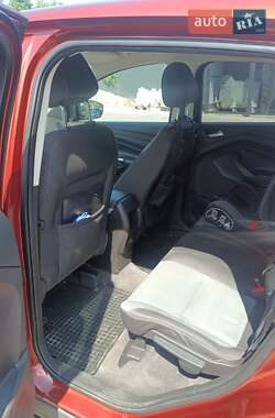 Внедорожник / Кроссовер Ford Escape 2014 в 