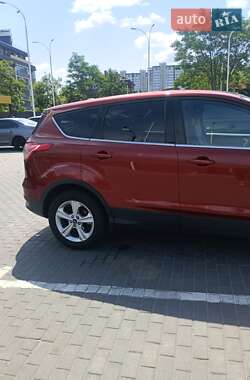 Внедорожник / Кроссовер Ford Escape 2014 в 