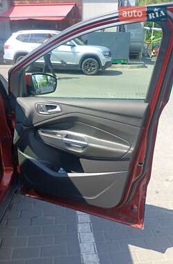 Внедорожник / Кроссовер Ford Escape 2014 в 