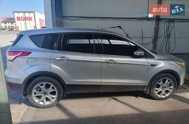 Внедорожник / Кроссовер Ford Escape 2012 в 