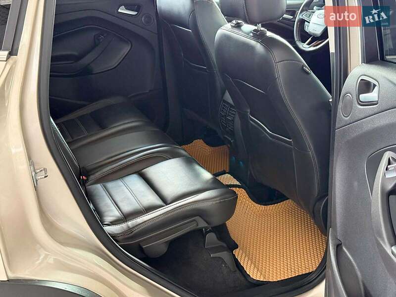 Внедорожник / Кроссовер Ford Escape 2016 в Одессе