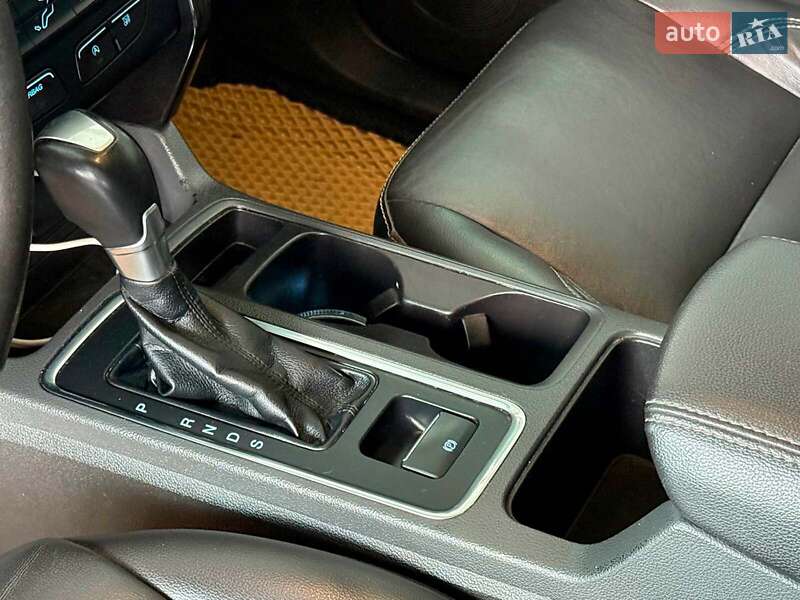 Внедорожник / Кроссовер Ford Escape 2016 в Одессе