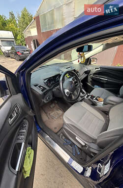 Внедорожник / Кроссовер Ford Escape 2013 в 