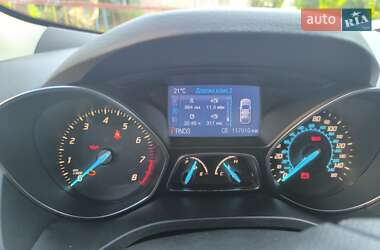 Позашляховик / Кросовер Ford Escape 2012 в  фото 8 Позашляховик / Кросовер Ford Escape 2012 в