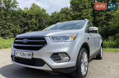 Внедорожник / Кроссовер Ford Escape 2016 в 