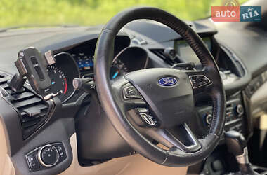 Внедорожник / Кроссовер Ford Escape 2016 в 