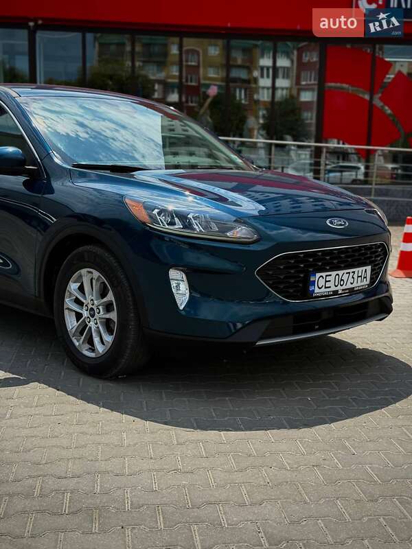 Позашляховик / Кросовер Ford Escape 2020 в Чернівцях