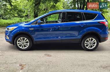 Внедорожник / Кроссовер Ford Escape 2017 в 