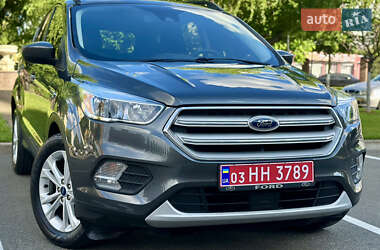 Внедорожник / Кроссовер Ford Escape 2018 в 