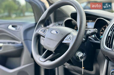 Внедорожник / Кроссовер Ford Escape 2018 в 