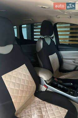 Внедорожник / Кроссовер Ford Escape 2013 в 