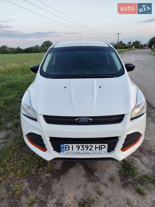 Внедорожник / Кроссовер Ford Escape 2016 в 