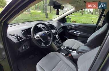 Внедорожник / Кроссовер Ford Escape 2015 в 