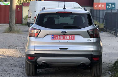 Внедорожник / Кроссовер Ford Escape 2016 в 