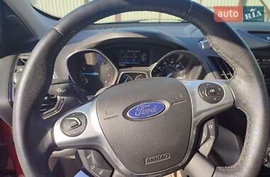 Внедорожник / Кроссовер Ford Escape 2014 в 