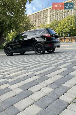 Внедорожник / Кроссовер Ford Escape 2017 в Запорожье
