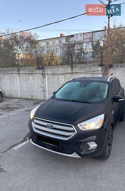 Внедорожник / Кроссовер Ford Escape 2017 в 