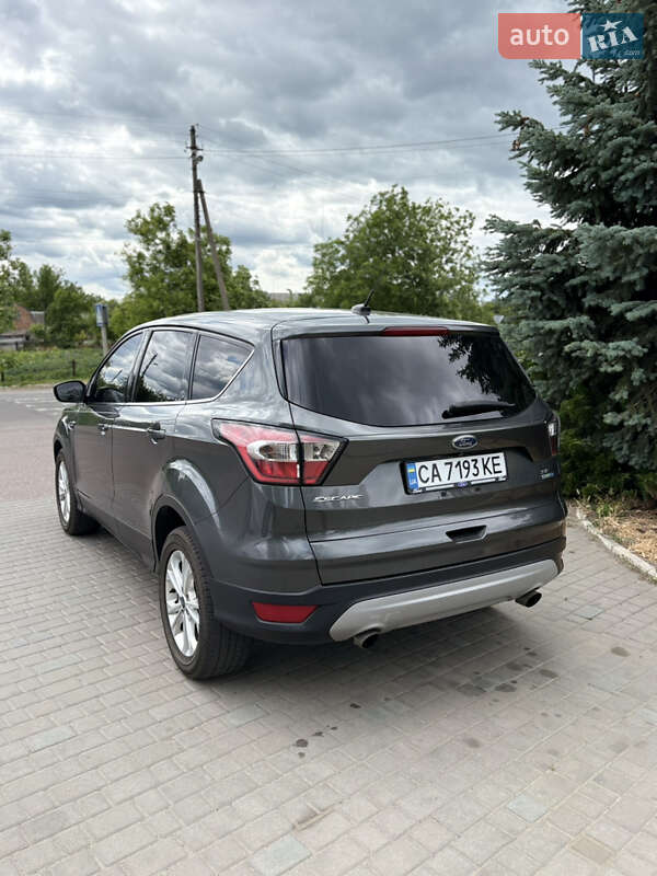 Внедорожник / Кроссовер Ford Escape 2016 в Шполе