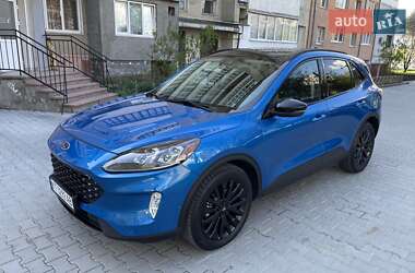 Внедорожник / Кроссовер Ford Escape 2020 в 