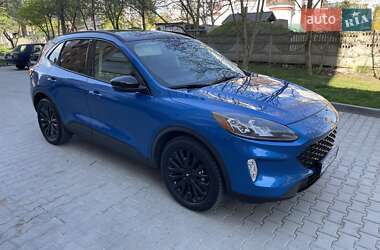 Внедорожник / Кроссовер Ford Escape 2020 в 