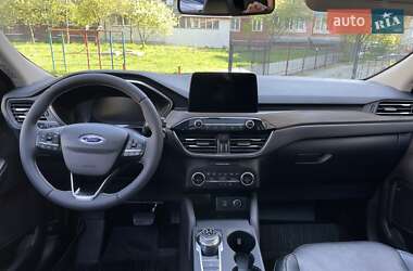 Внедорожник / Кроссовер Ford Escape 2020 в 
