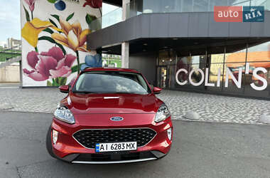 Внедорожник / Кроссовер Ford Escape 2019 в 
