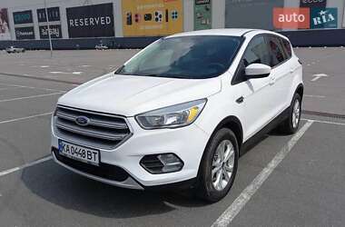 Внедорожник / Кроссовер Ford Escape 2016 в Винниках