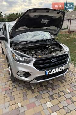Внедорожник / Кроссовер Ford Escape 2019 в 