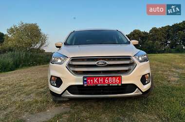 Внедорожник / Кроссовер Ford Escape 2019 в Саврани