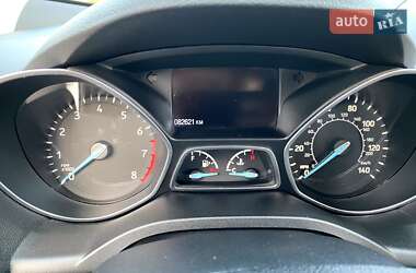 Внедорожник / Кроссовер Ford Escape 2018 в 