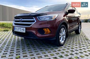 Внедорожник / Кроссовер Ford Escape 2018 в 
