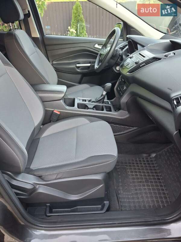 Внедорожник / Кроссовер Ford Escape 2016 в Умани