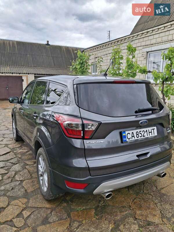 Внедорожник / Кроссовер Ford Escape 2016 в Умани