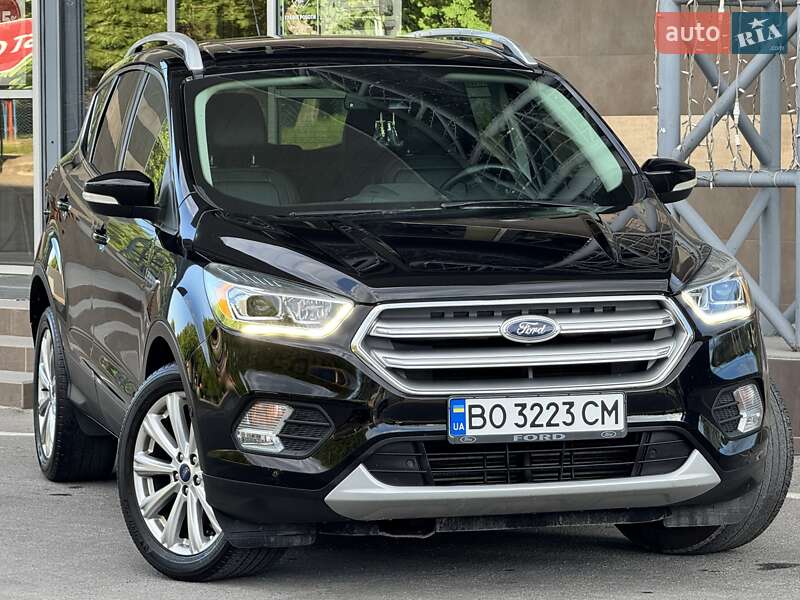 Внедорожник / Кроссовер Ford Escape 2016 в 