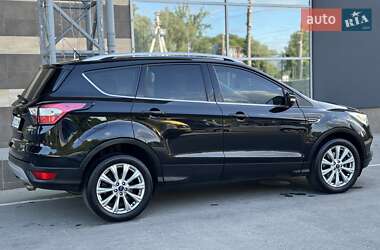 Внедорожник / Кроссовер Ford Escape 2016 в 