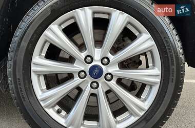 Внедорожник / Кроссовер Ford Escape 2016 в 