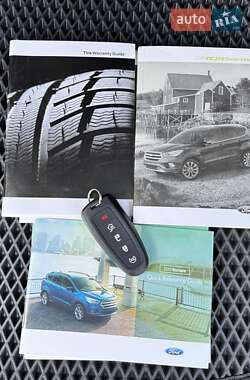 Внедорожник / Кроссовер Ford Escape 2016 в 