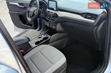 Внедорожник / Кроссовер Ford Escape 2022 в 