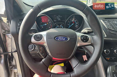 Внедорожник / Кроссовер Ford Escape 2016 в 