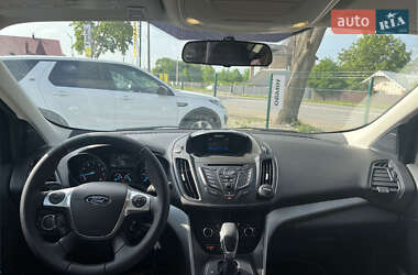 Внедорожник / Кроссовер Ford Escape 2016 в 