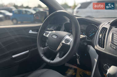 Внедорожник / Кроссовер Ford Escape 2016 в 