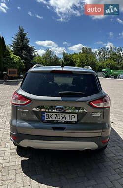 Внедорожник / Кроссовер Ford Escape 2014 в 
