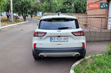 Позашляховик / Кросовер Ford Escape 2022 в 