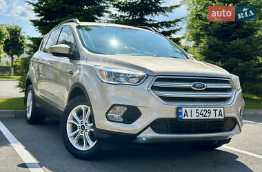 Внедорожник / Кроссовер Ford Escape 2018 в 