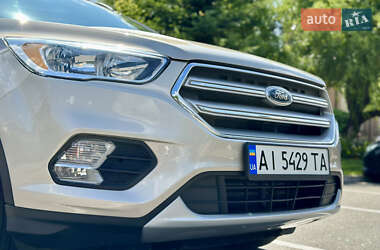 Внедорожник / Кроссовер Ford Escape 2018 в 