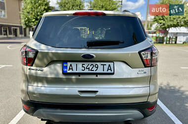 Внедорожник / Кроссовер Ford Escape 2018 в 