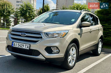 Внедорожник / Кроссовер Ford Escape 2018 в 