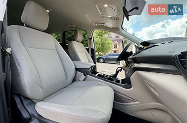 Внедорожник / Кроссовер Ford Escape 2018 в 