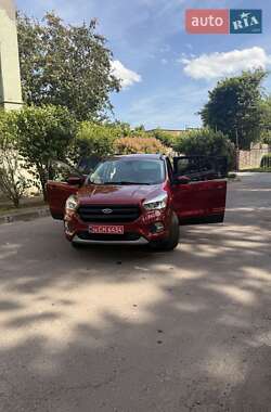 Внедорожник / Кроссовер Ford Escape 2019 в 