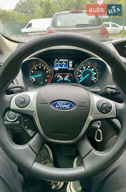 Внедорожник / Кроссовер Ford Escape 2015 в 